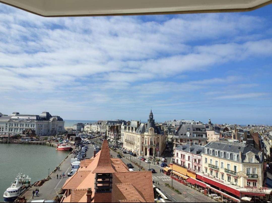 Le Grand Large "Superbe Studio Piscine Chauffee Du 1 Juin Au 15 Septembre" Trouville-sur-Mer Exterior photo
